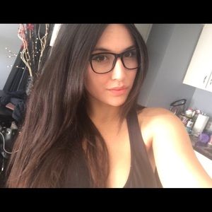 Meet your Posher, Vivian